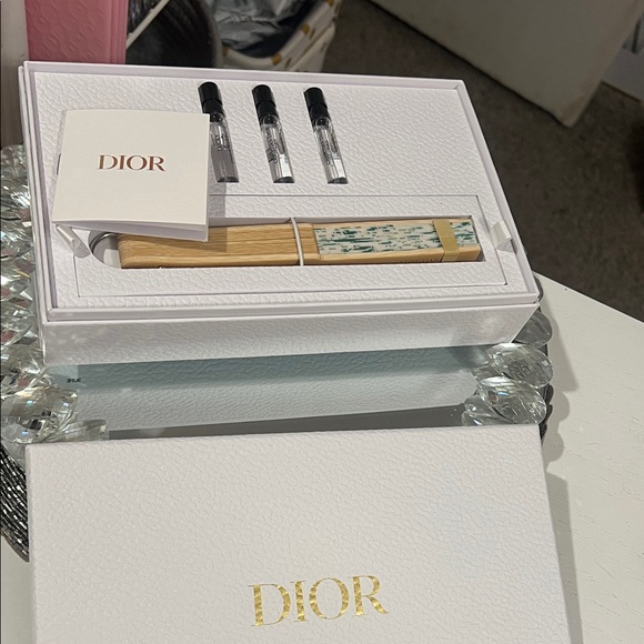 Dior Lucky Fan Set with Green Wristlet - Picture 1 of 4